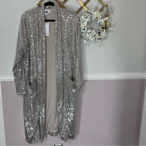 BB Dakota Jackets & Blazers - BB Dakota Silver Sequin Blazer/Duster Open Long Cardigan